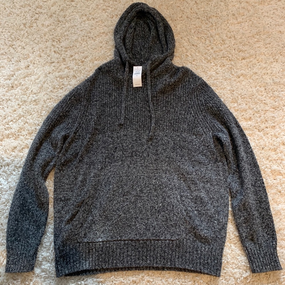 American Eagle sweater w/ hood. Size large. New.